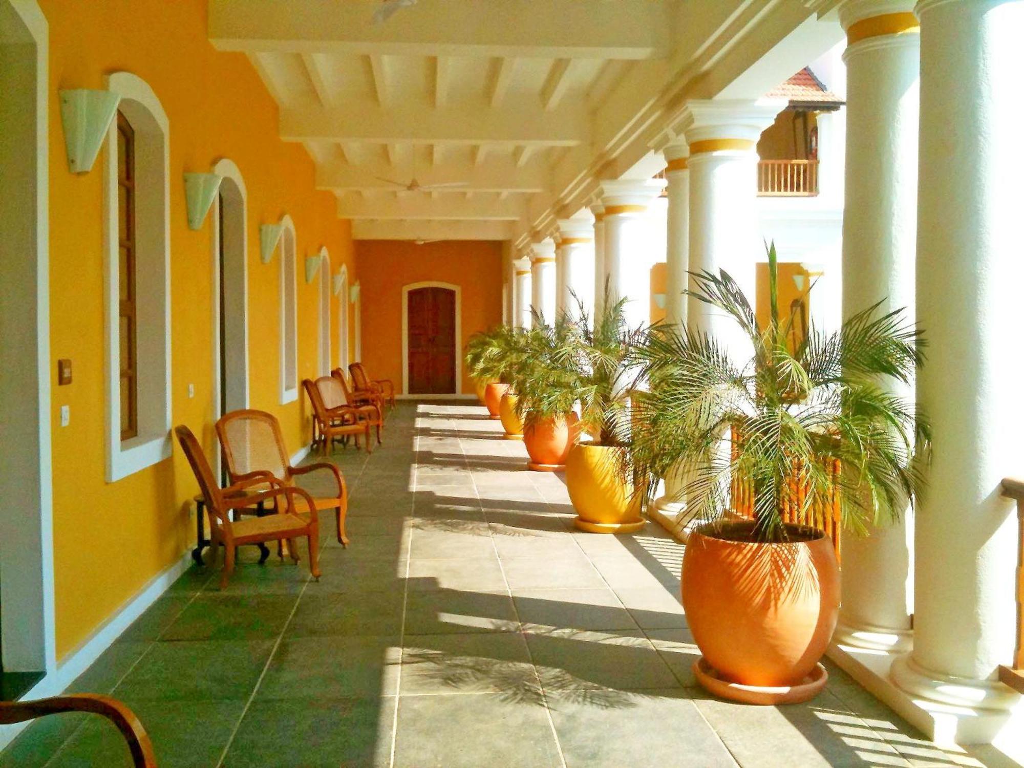 Palais De Mahe - A Cgh Earth Experience Hotel Puduccseri Kültér fotó